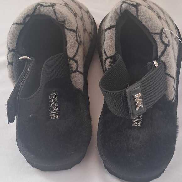 Michael Kors MK Logo Fuzzy slip on  Comfy Fur Lined Slippers .BNWT - Picture 4 of 9